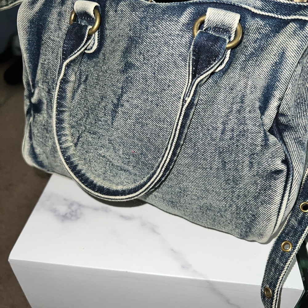 Denim Shoulder Bag

#balenciaga - Picture 5 of 10